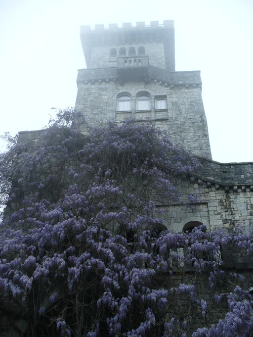 Башня Ахун весной